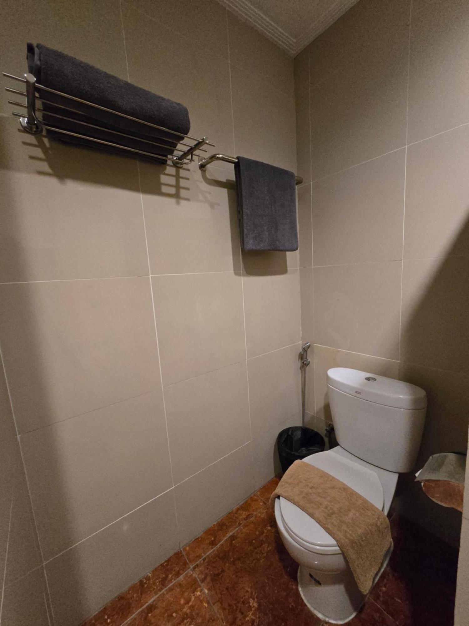 Marilyn Hotel Серпонг Екстериор снимка